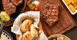 Las Leñas Parrilla Uruguaya - Foto 3